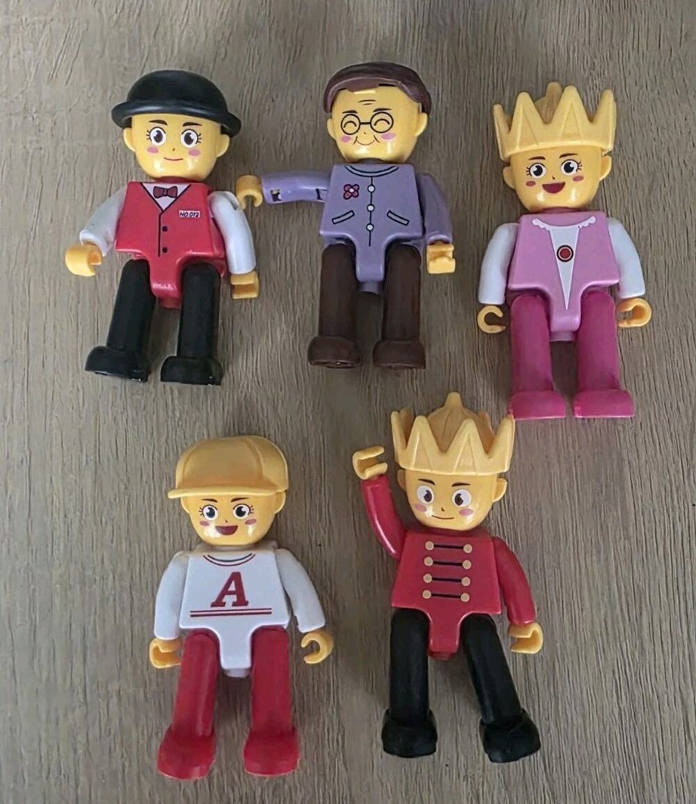 Lot Of 5 PICASSO TILES MAGNETIC ACTION FIGURES